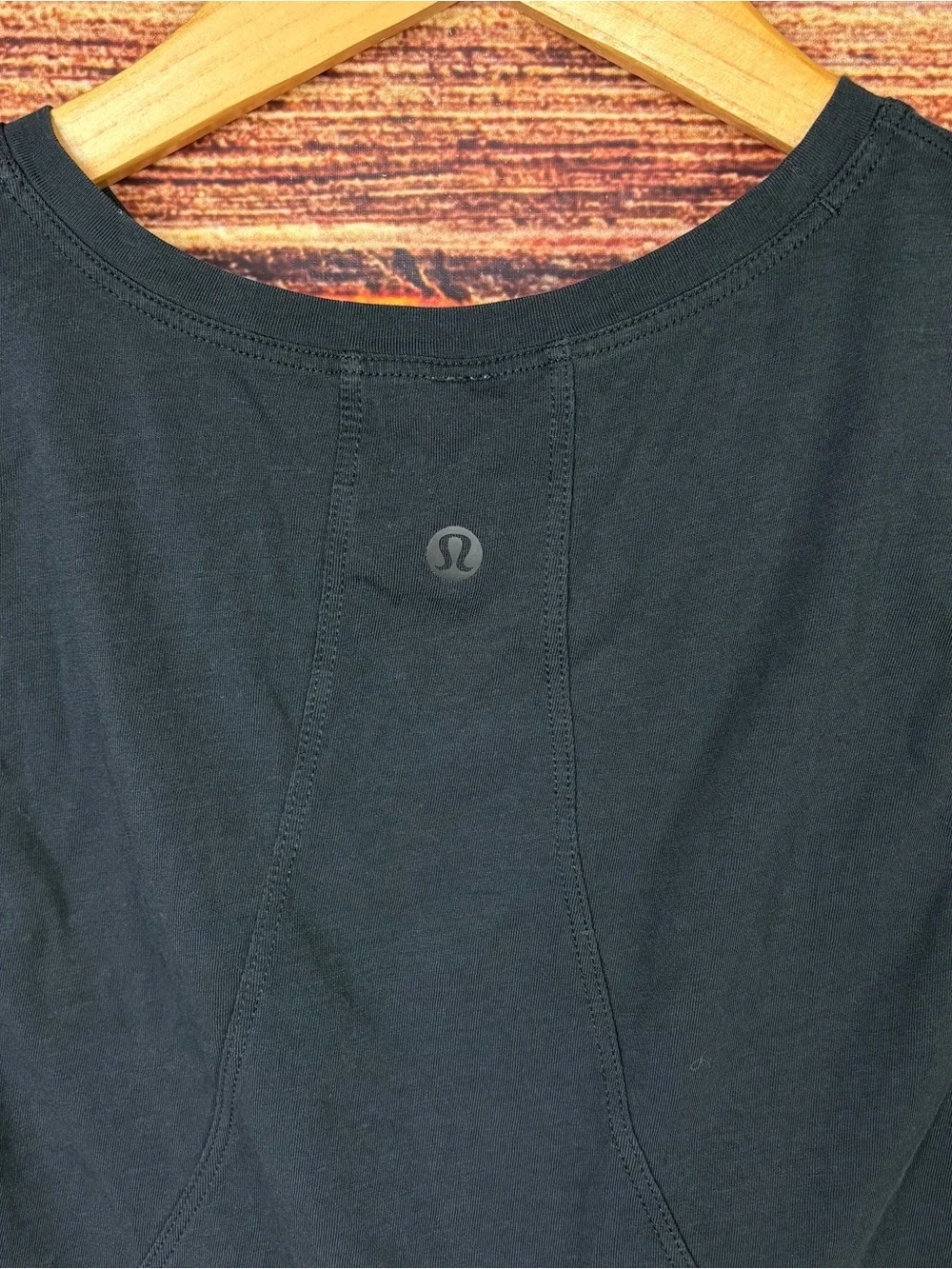 Lululemon Black Muscle Love Crop